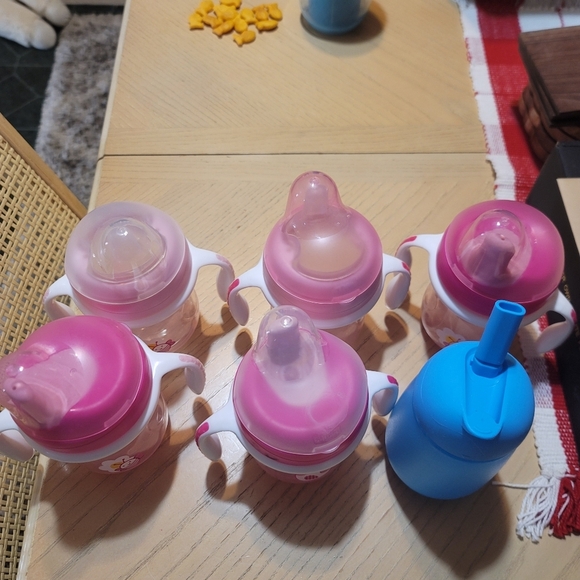 Chicco Pink and Blue Sippy Cups Set Of 5 - Picture 6 of 8
